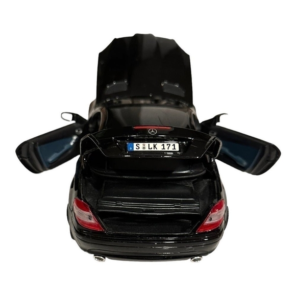 Maisto Model Car Mercedes Benz SLK Black 1:18 Scale Model Car Diecast Model Car - Picture 5 of 6